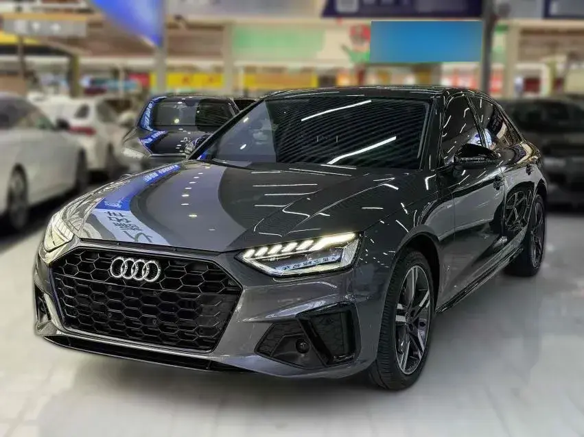2022 Audi A4L 2.0T 190HP L4 7DCT