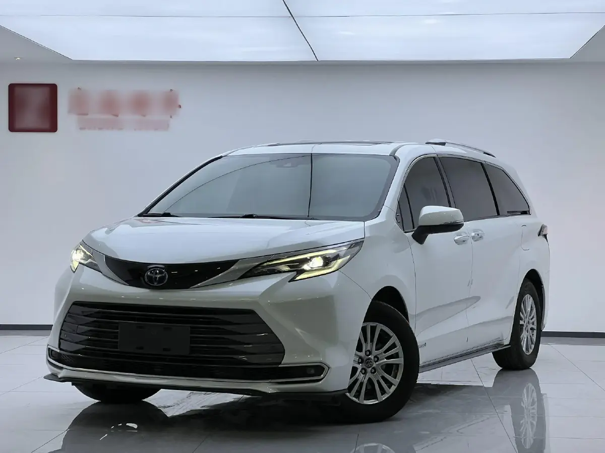 2021 Toyota Sienna 2.5L 192HP L4 E-CVT Hybrid