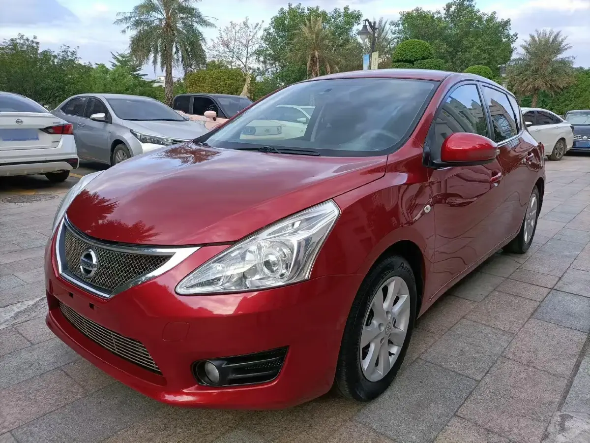 2011 Nissan Tiida 1.6L 126HP L4 CVT