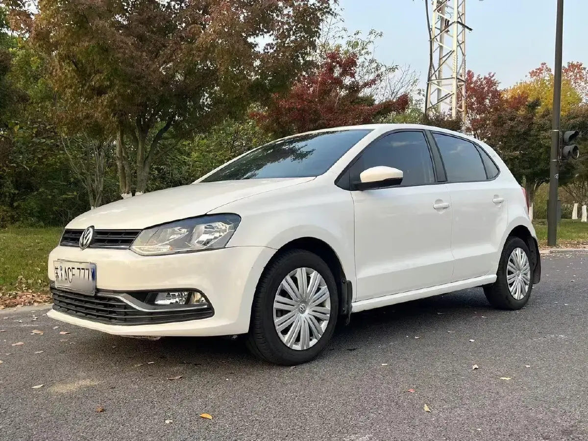 2016 Volkswagen Polo 1.6L 110HP L4 6AT