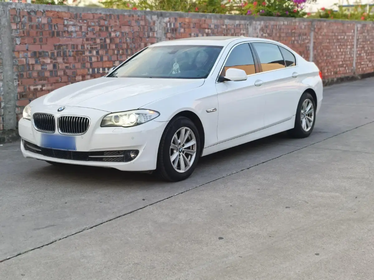 2013 BMW 5 Series 2.0T 218HP L4 8AT