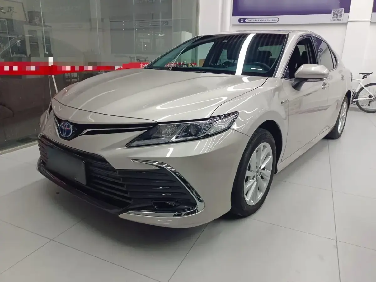 2023 Toyota Camry 2.5L 178HP L4 E-CVT Hybrid