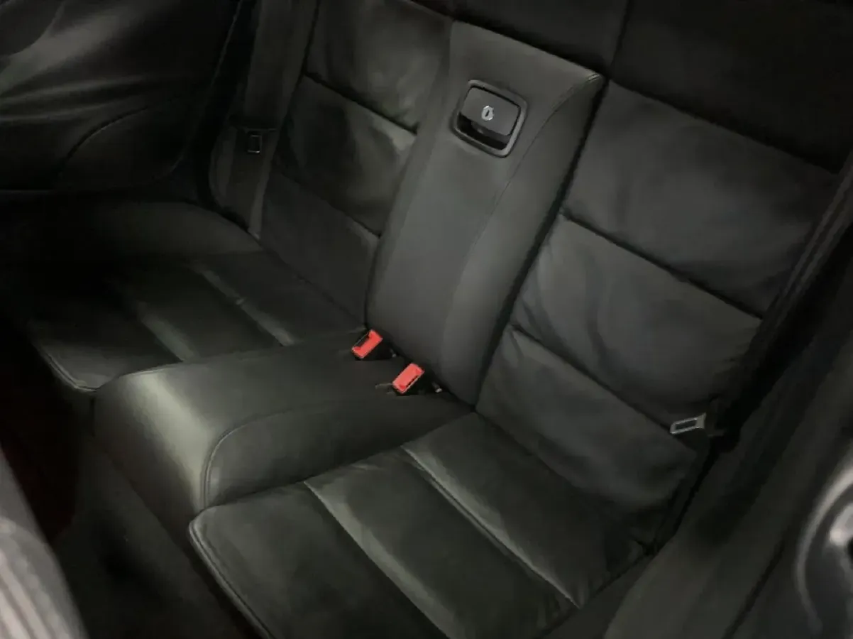 2011 Volkswagen Eos 2.0T 211HP L4 6DCT,autocango,china used car exporter,china ev exporter,chinese used car exporter,chinese used ev exporter