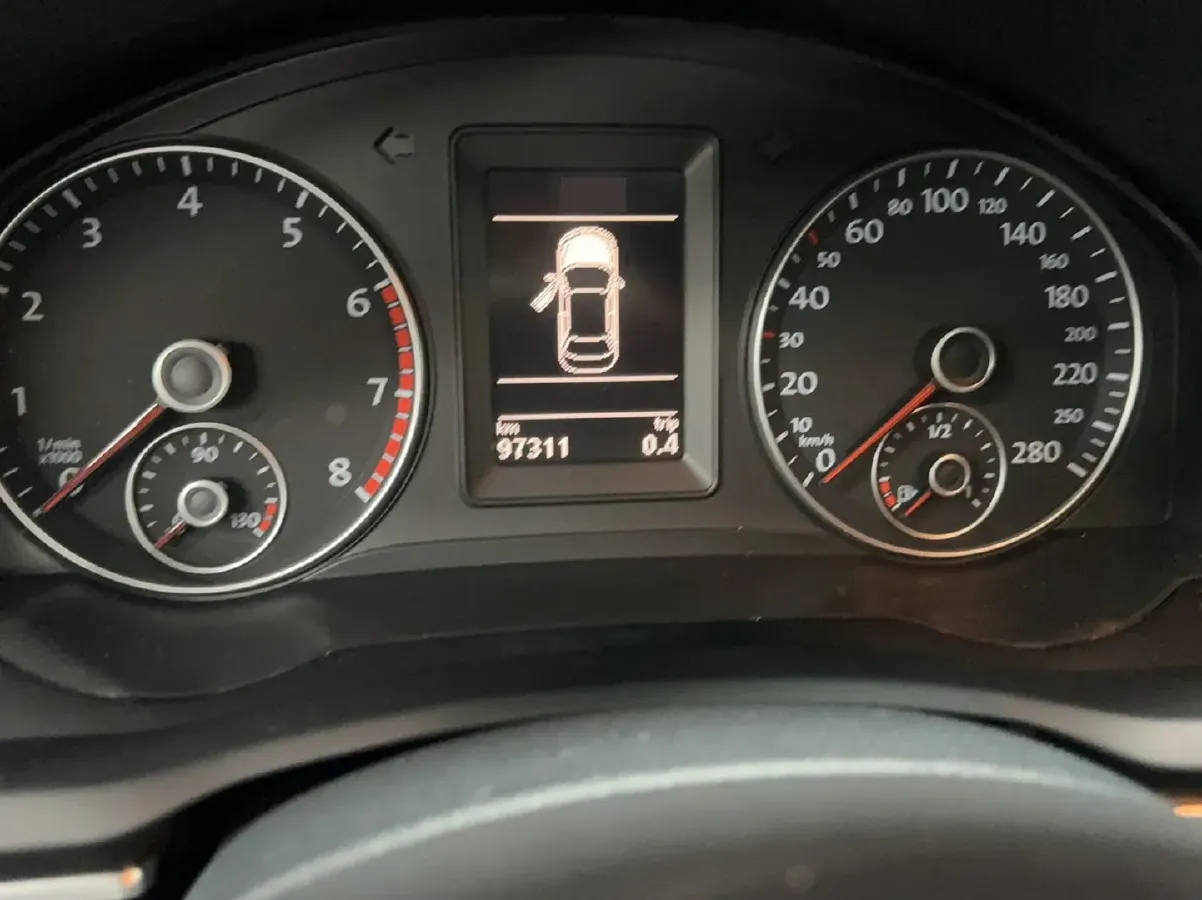 2011 Volkswagen Eos 2.0T 211HP L4 6DCT,autocango,china used car exporter,china ev exporter,chinese used car exporter,chinese used ev exporter