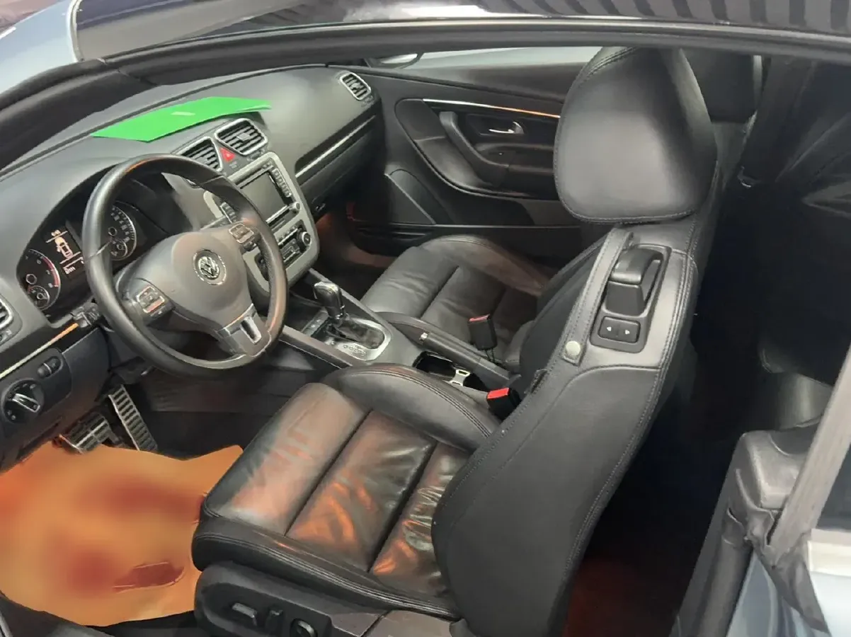 2011 Volkswagen Eos 2.0T 211HP L4 6DCT,autocango,china used car exporter,china ev exporter,chinese used car exporter,chinese used ev exporter