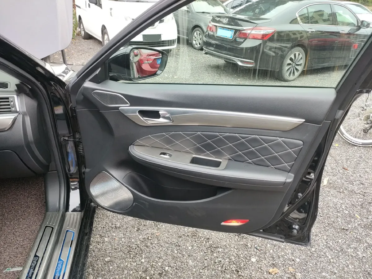 2017 GAC Trumpchi GA8 2.0T 197HP L4 6AT,autocango,china used car exporter,china ev exporter,chinese used car exporter,chinese used ev exporter