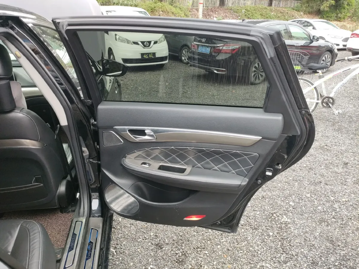 2017 GAC Trumpchi GA8 2.0T 197HP L4 6AT,autocango,china used car exporter,china ev exporter,chinese used car exporter,chinese used ev exporter