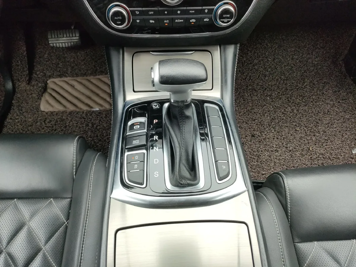 2017 GAC Trumpchi GA8 2.0T 197HP L4 6AT,autocango,china used car exporter,china ev exporter,chinese used car exporter,chinese used ev exporter