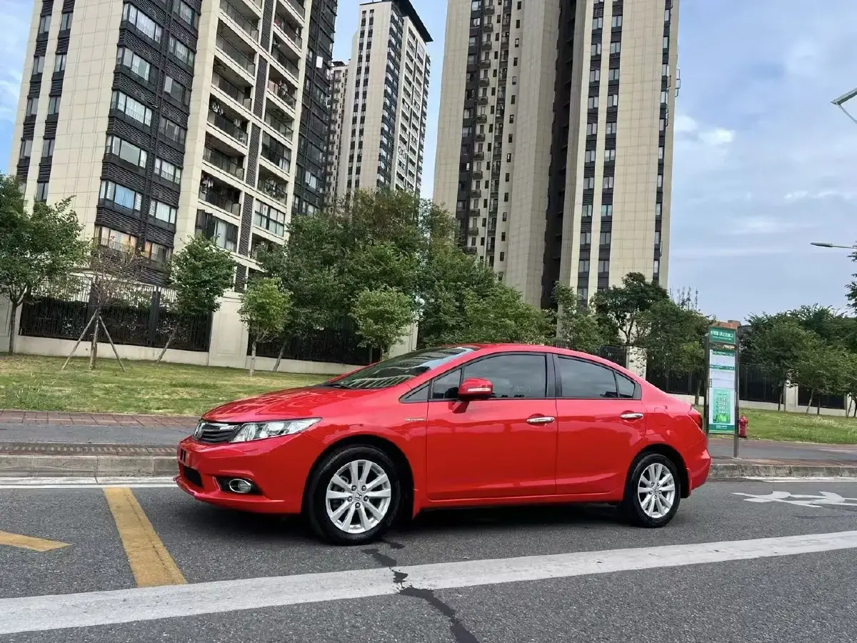 2013 Honda Civic 1.8L 141HP L4 5AT