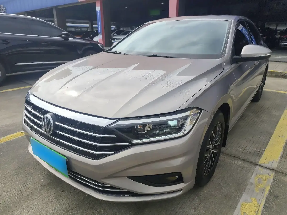 2019 Volkswagen Sagitar 1.2T 116HP L4 7DCT