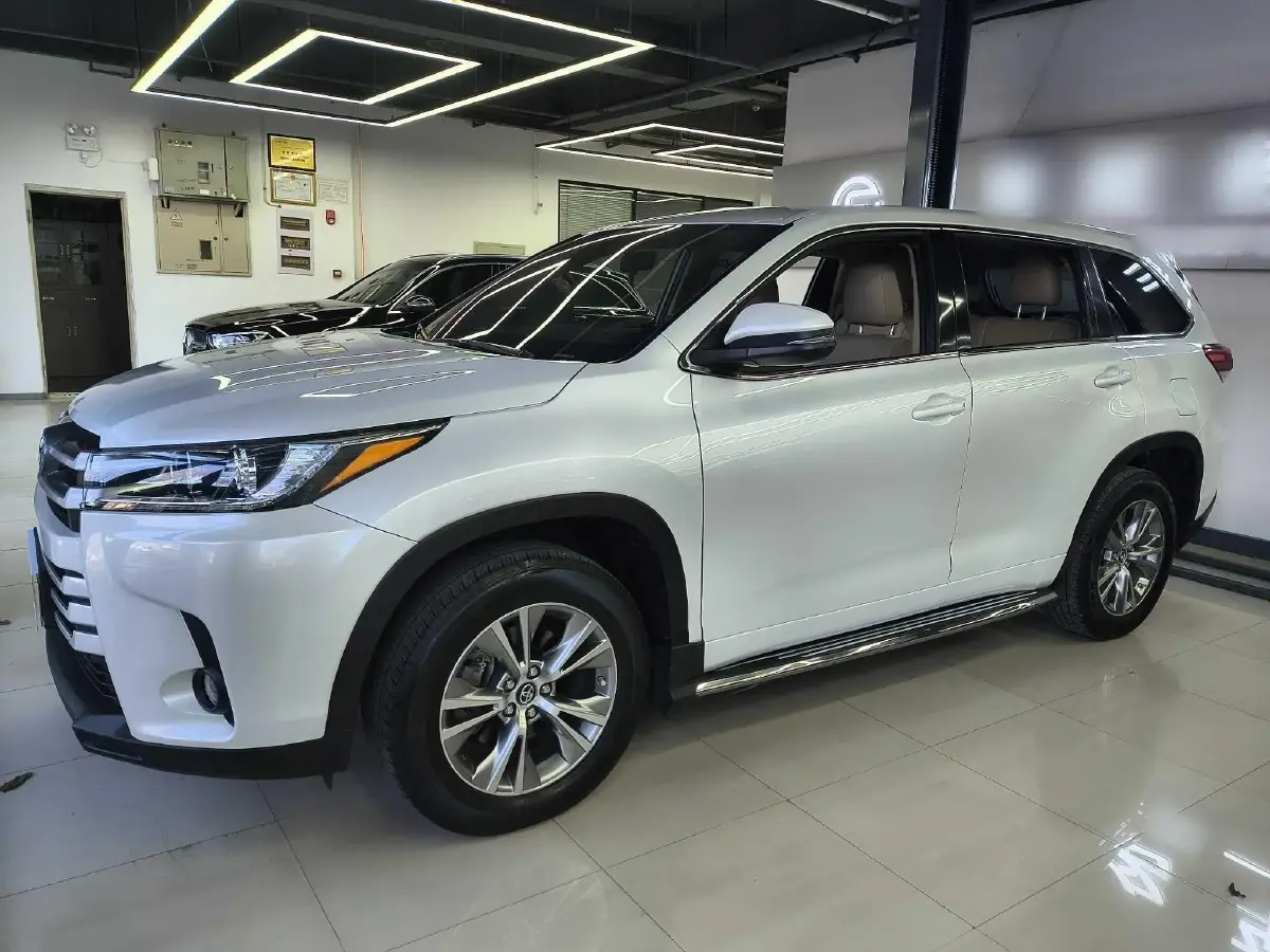 2018 Toyota Highlander 2.0T 220HP L4 6AT