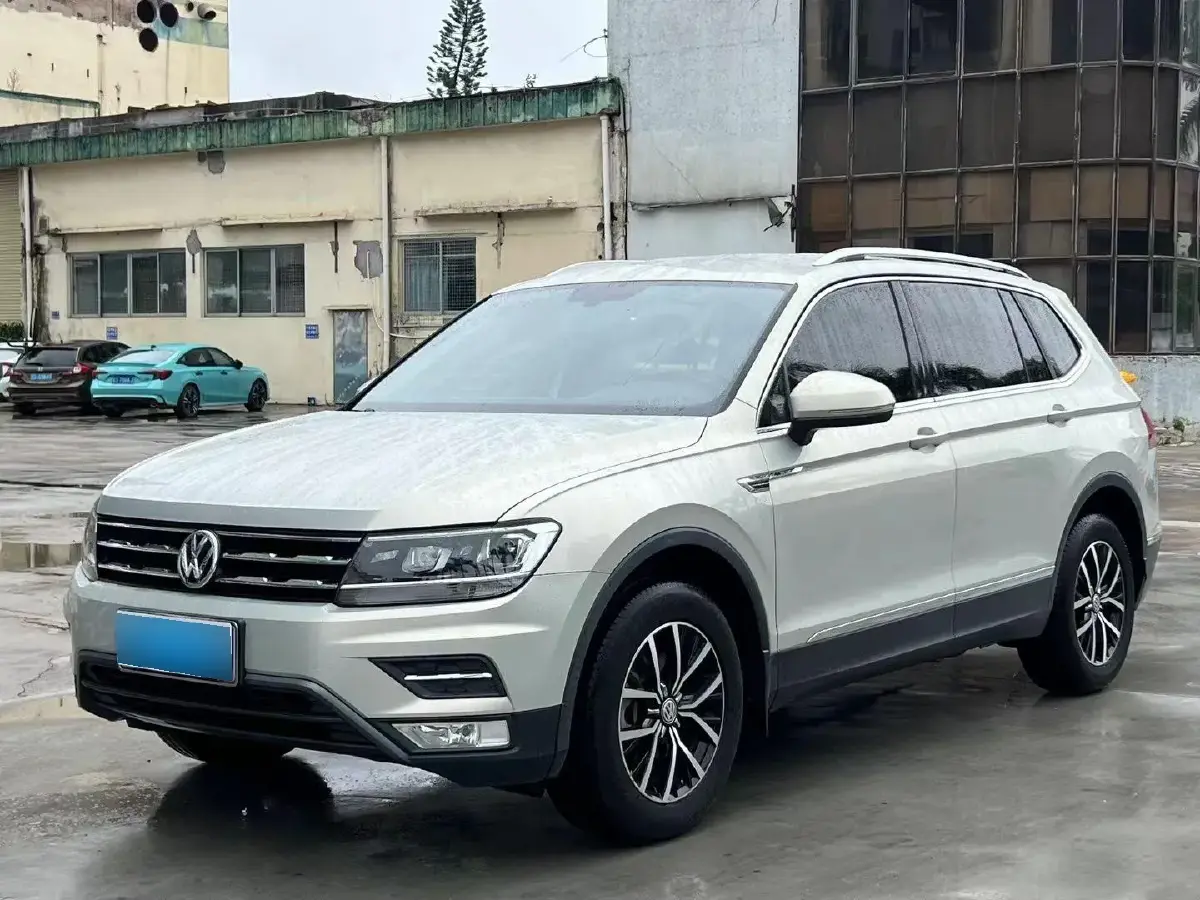2018 Volkswagen Tiguan L 2.0T 186HP L4 7DCT