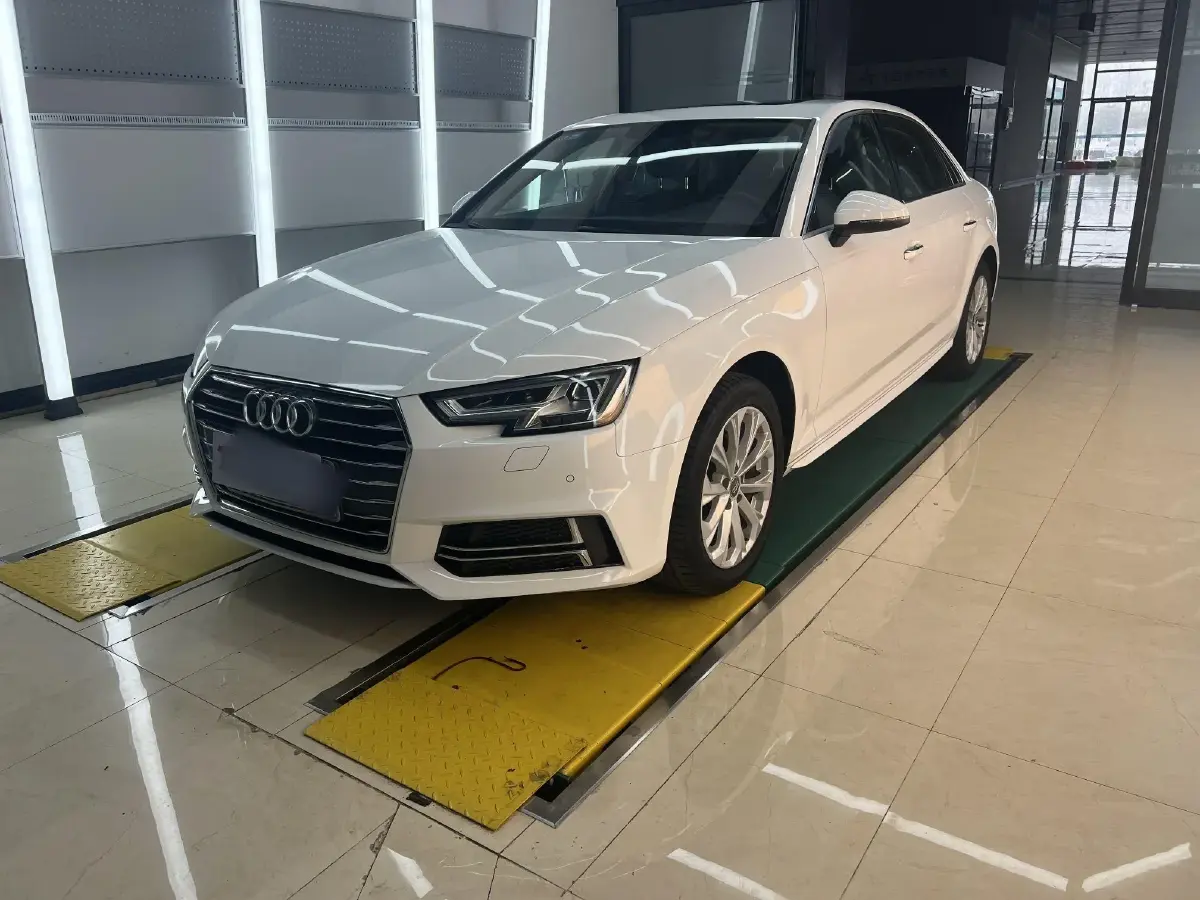 2019 Audi A4L 2.0T 190HP L4 7DCT
