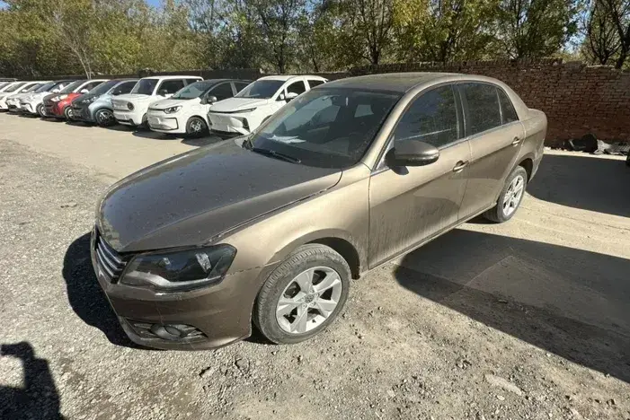 2014 Volkswagen Bora 1.6L 105HP L4 5MT
