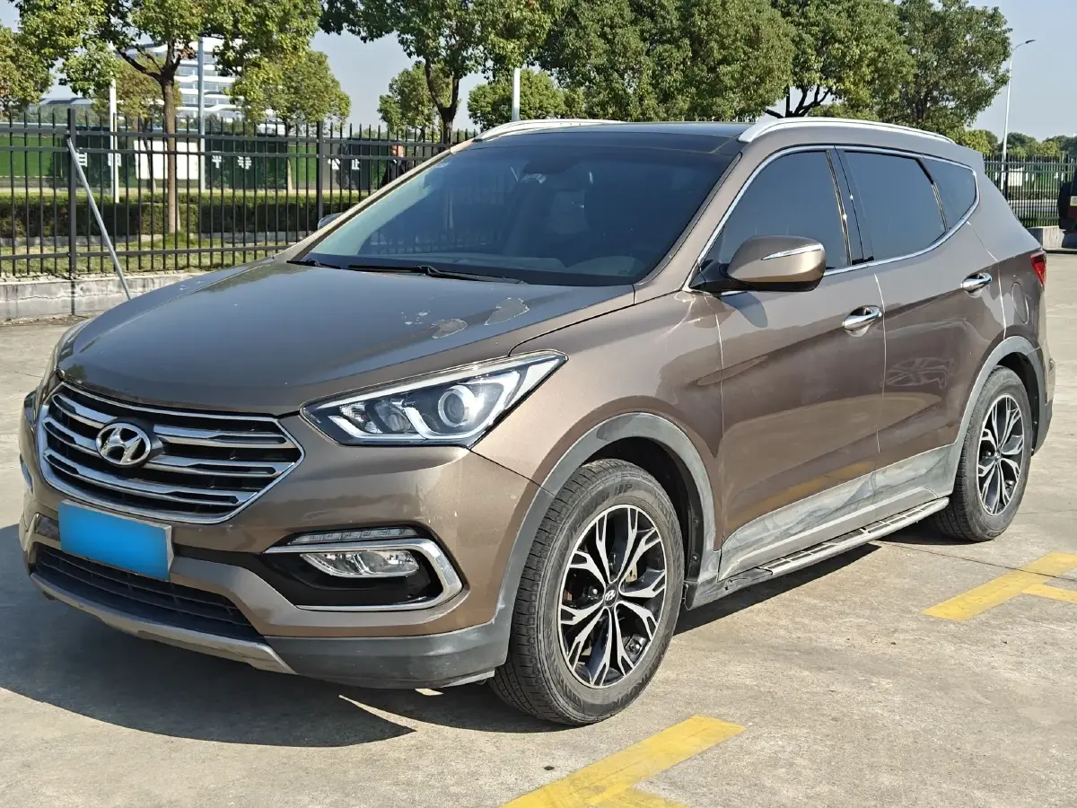 2017 Hyundai Santafe 2.0T 245HP L4 6AT