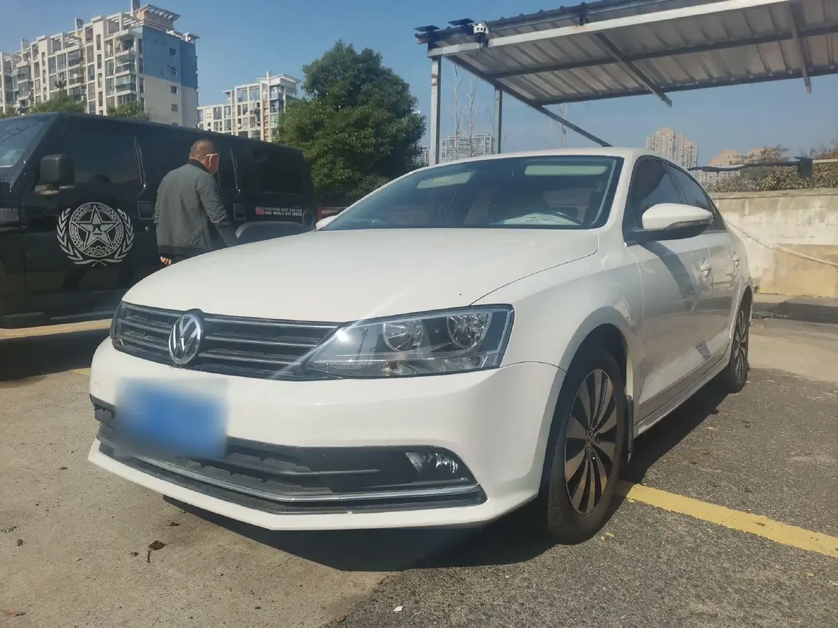 2018 Volkswagen Sagitar 1.2T 110HP L4 7DCT