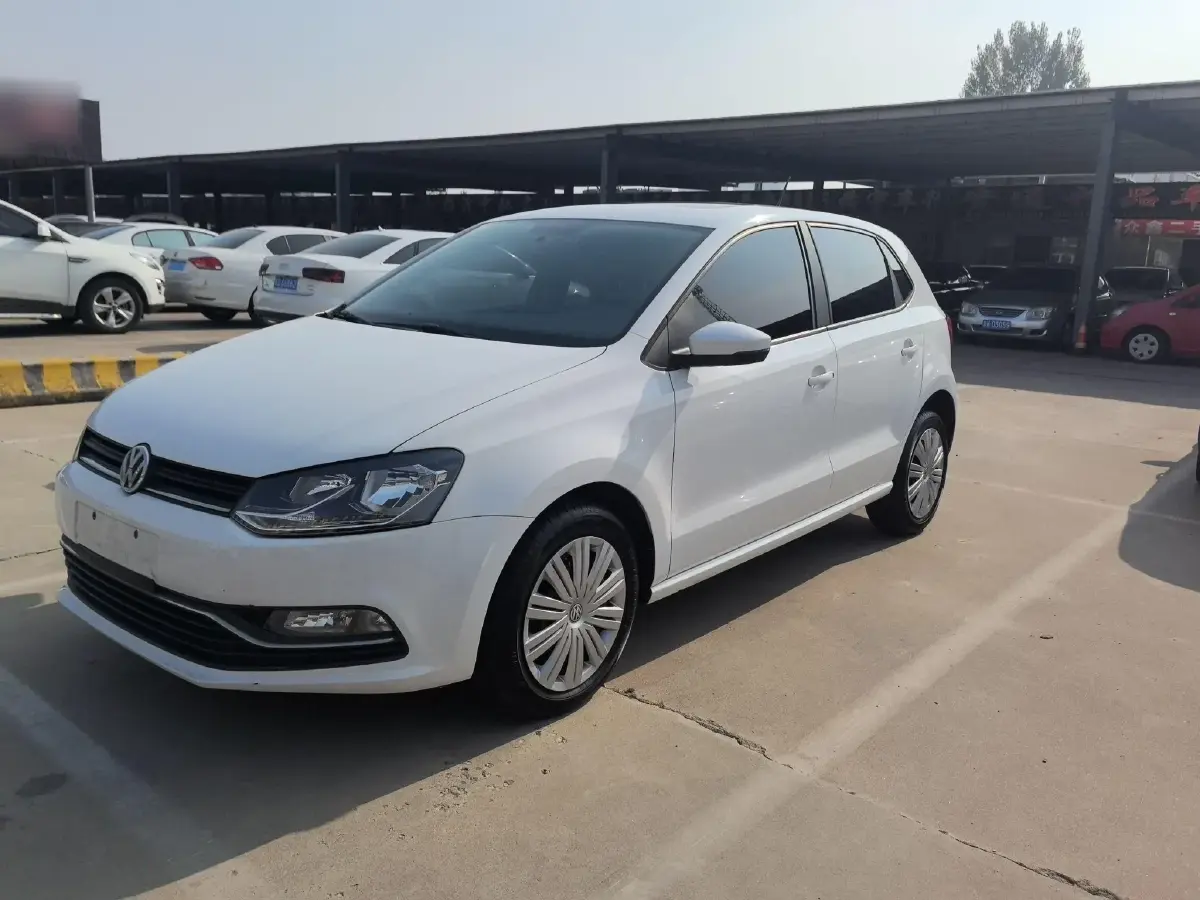2016 Volkswagen Polo 1.6L 110HP L4 6AT