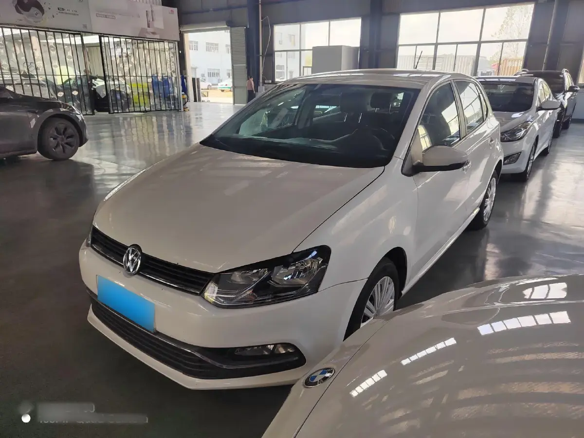 2016 Volkswagen Polo 1.6L 110HP L4 6AT