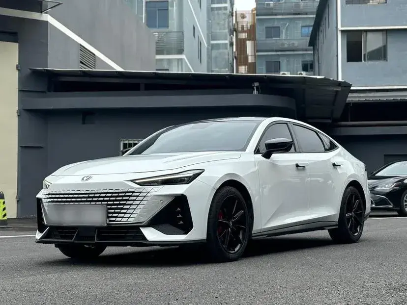 2022 ChangAn UNI-V 1.5T 188HP L4 7DCT