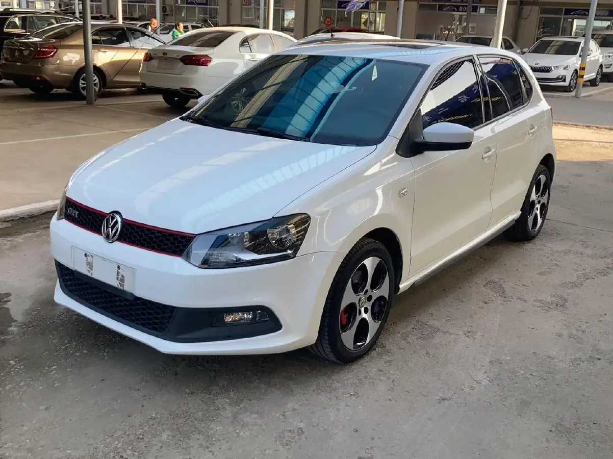 2012 Volkswagen Polo 1.4T 131HP L4 7DCT
