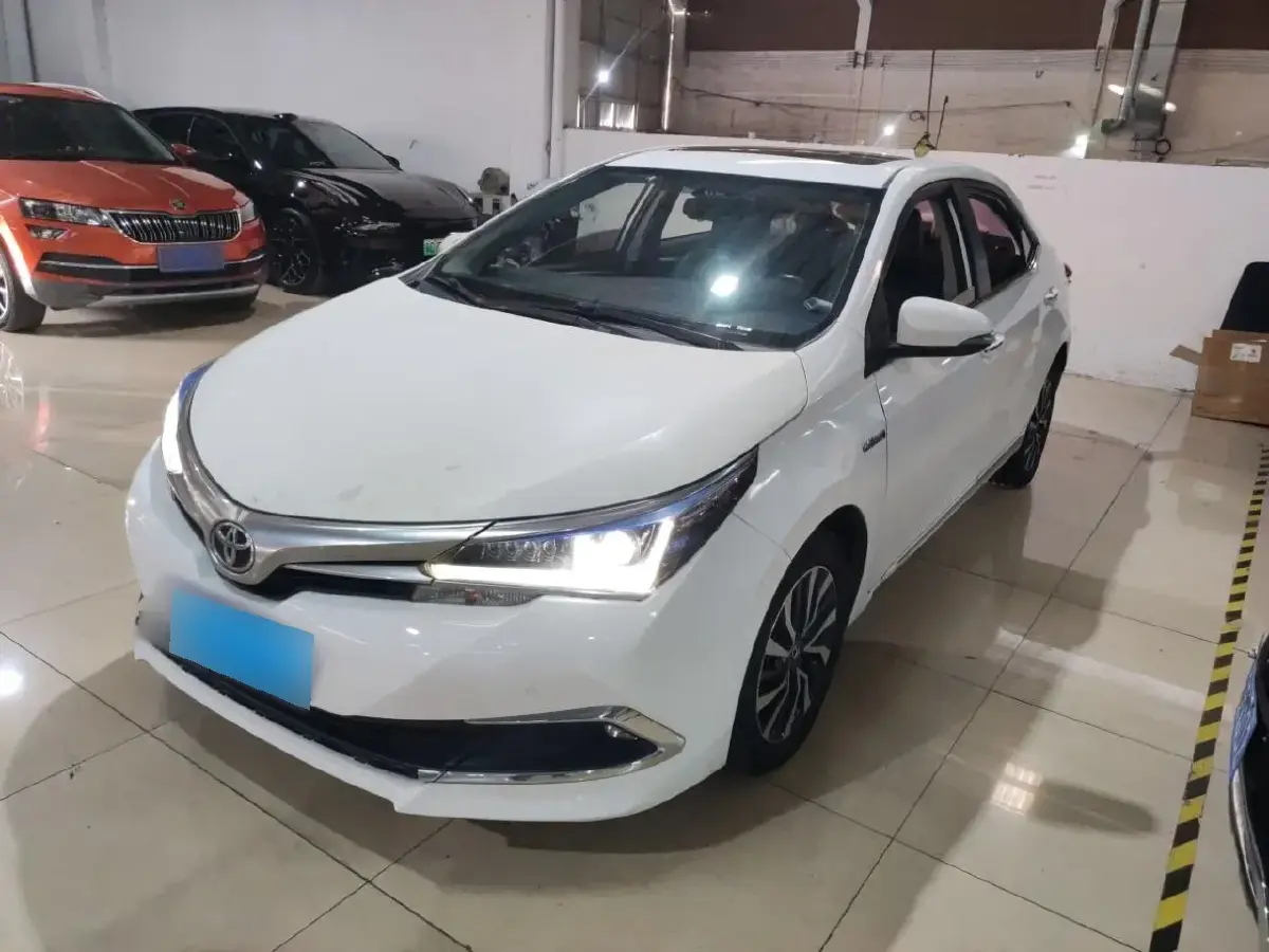 2017 Toyota Corolla 1.8L 99HP L4 E-CVT Hybrid