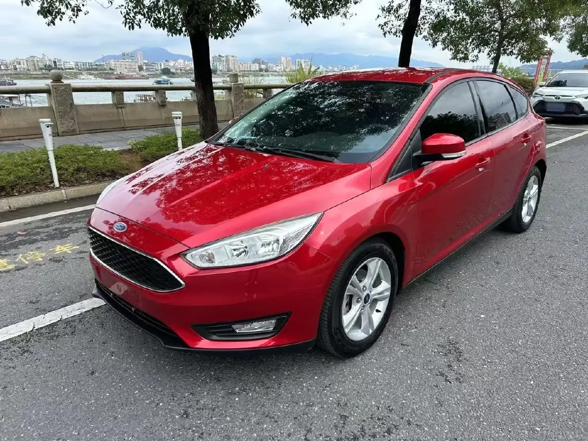 2015 Ford Focus 1.6L 125HP L4 6DCT