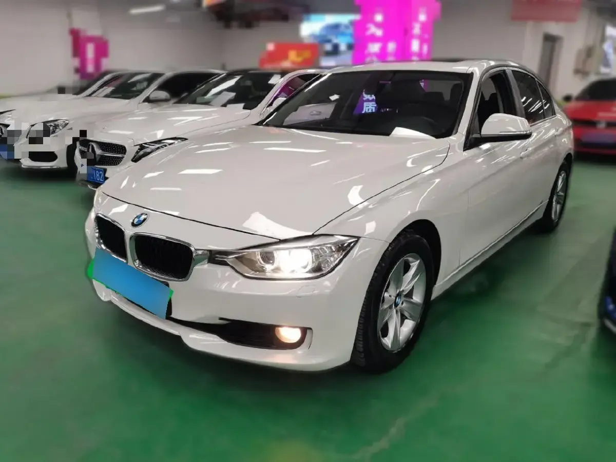 2014 BMW 3 Series 2.0T 184HP L4 8AT