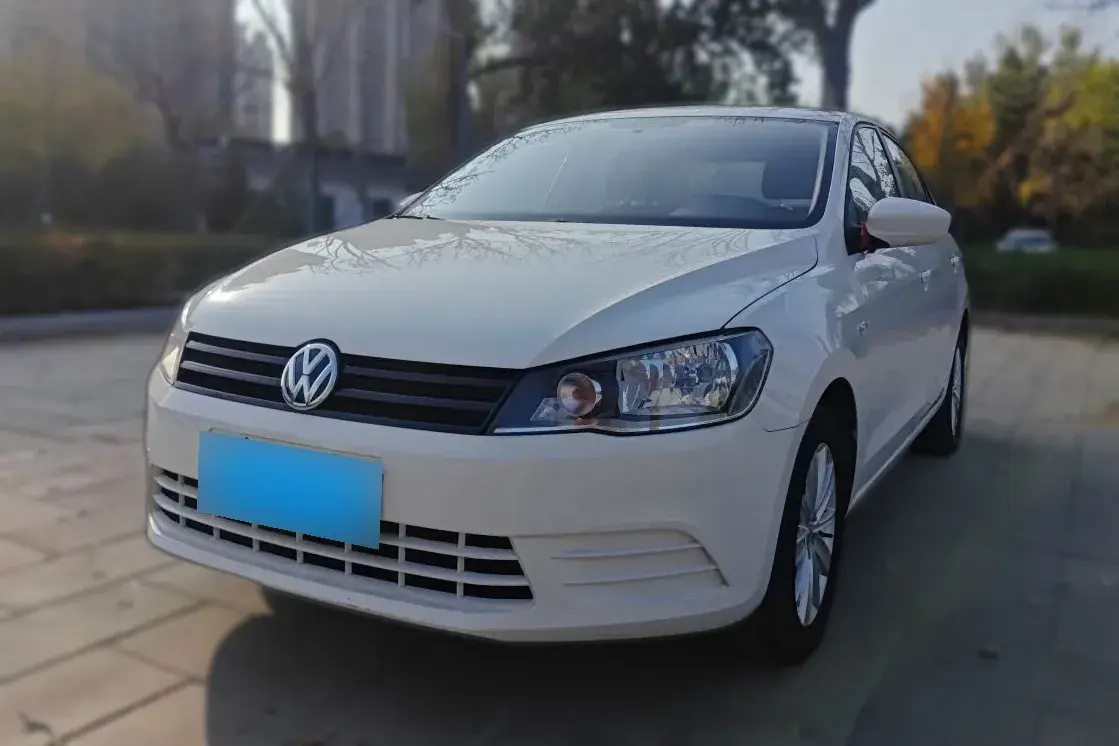 2015 Volkswagen Jetta 1.4L 90HP L4 5MT