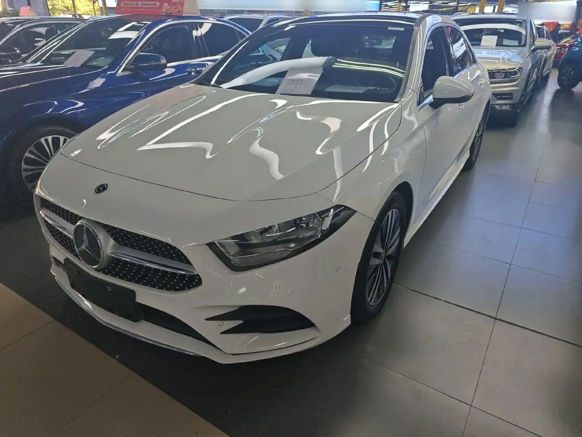 2019 Mercedes-Benz A Class 1.3T 136HP L4 7DCT