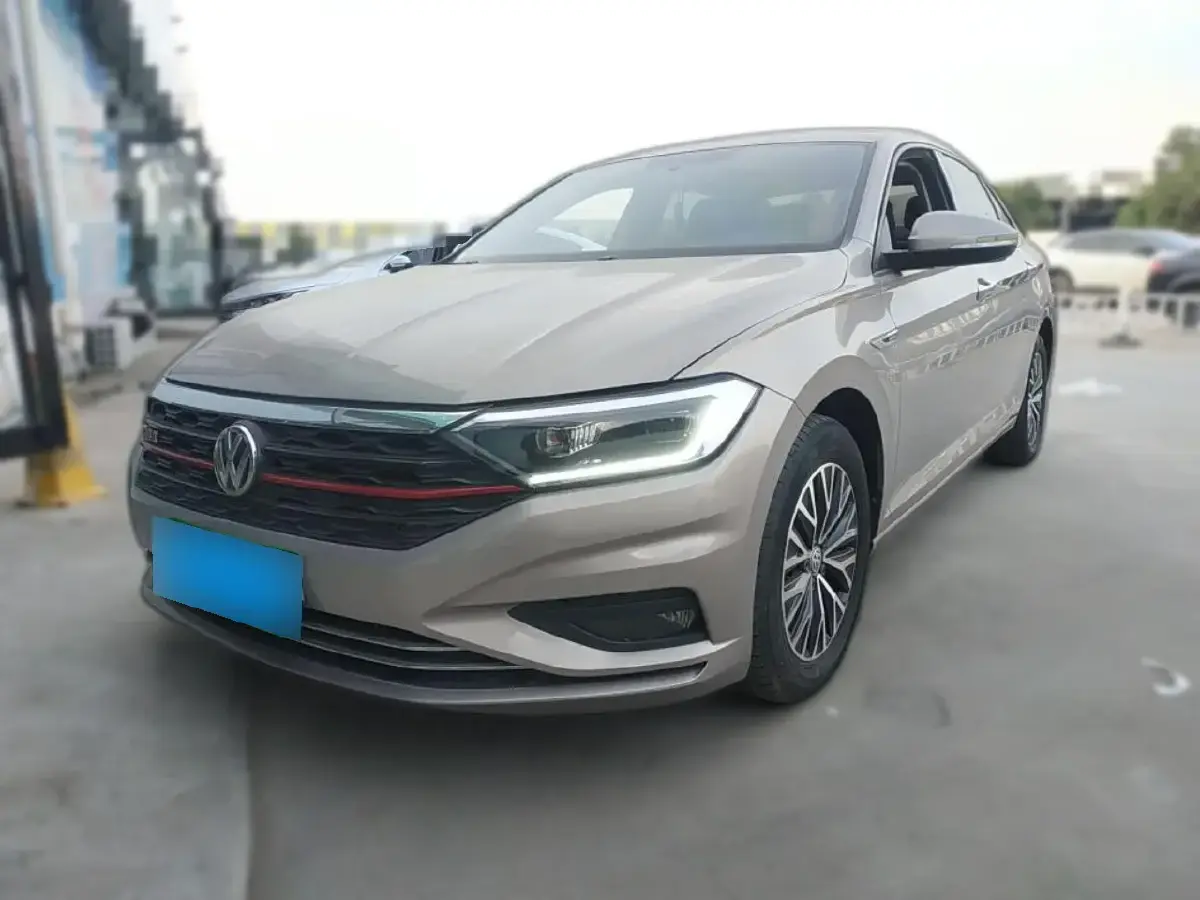2021 Volkswagen Sagitar 1.2T 116HP L4 7DCT