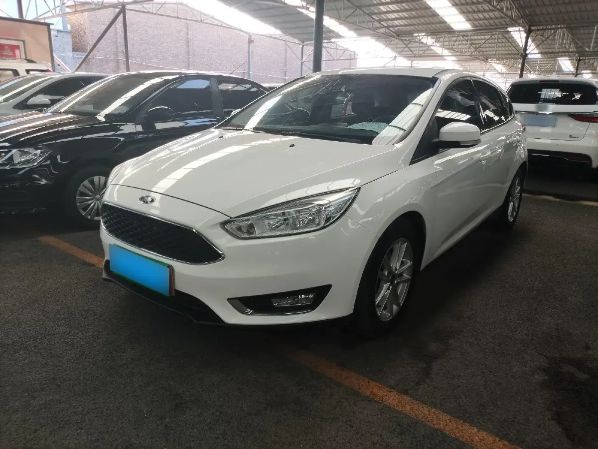 2015 Ford Focus 1.6L 125HP L4 6DCT
