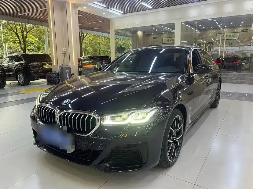 2022 BMW 5 Series 2.0T 252HP L4 8AT