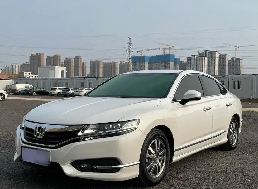 2017 Honda Spirior 2.0L 155HP L4 CVT