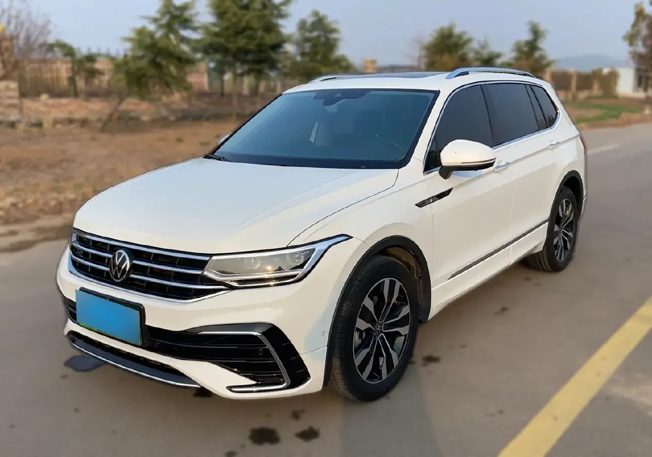 2023 Volkswagen Tiguan L 2.0T 186HP L4 7DCT
