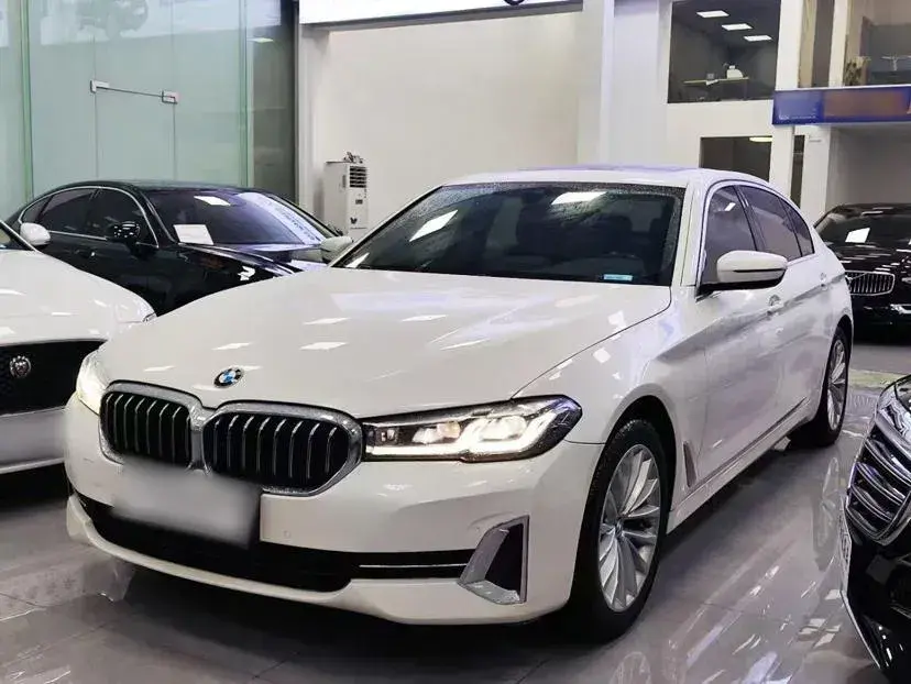 2022 BMW 5 Series 2.0T 184HP L4 8AT