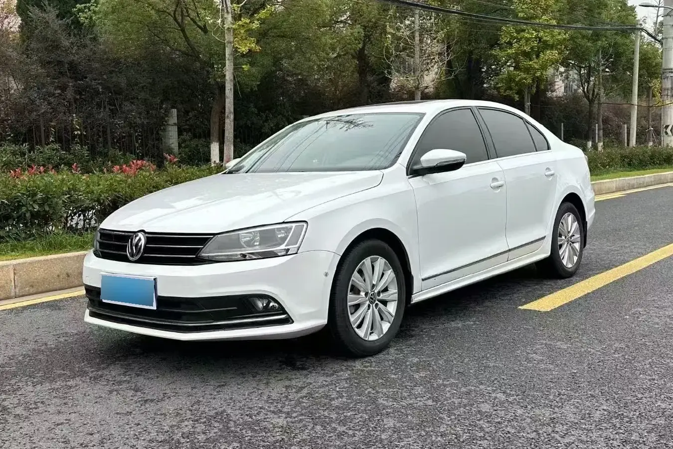 2015 Volkswagen Sagitar 1.6L 110HP L4 6AT