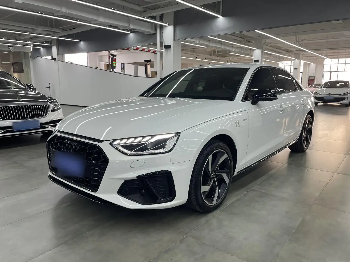 2023 Audi A4L 2.0T 190HP L4 7DCT