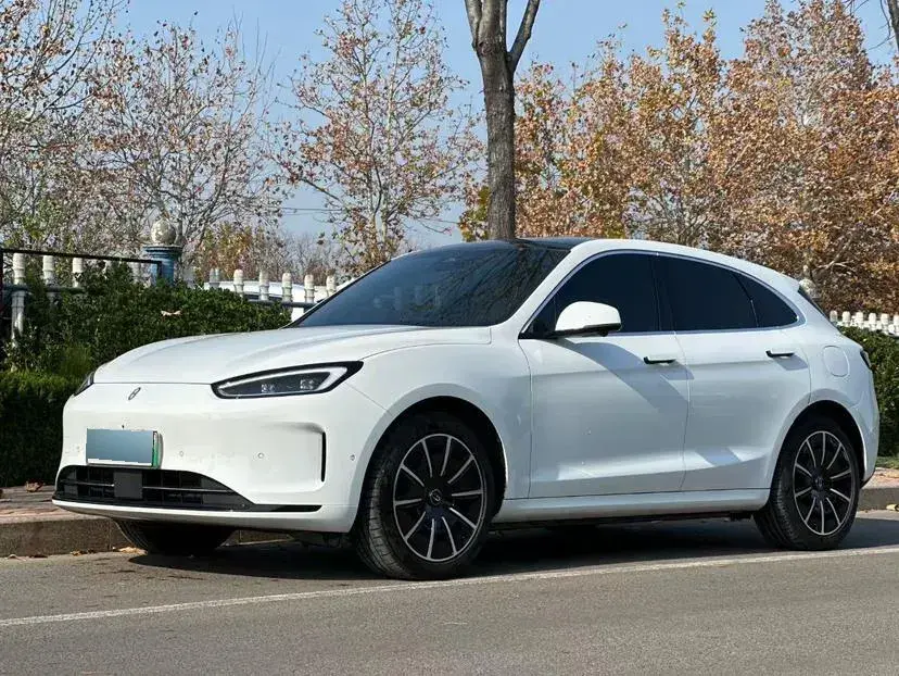 2022 HIMA M5 BEV 80KWH