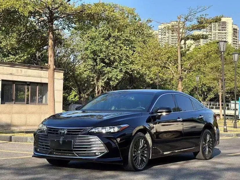 2019 Toyota Avalon 2.5L 209HP L4 8AT