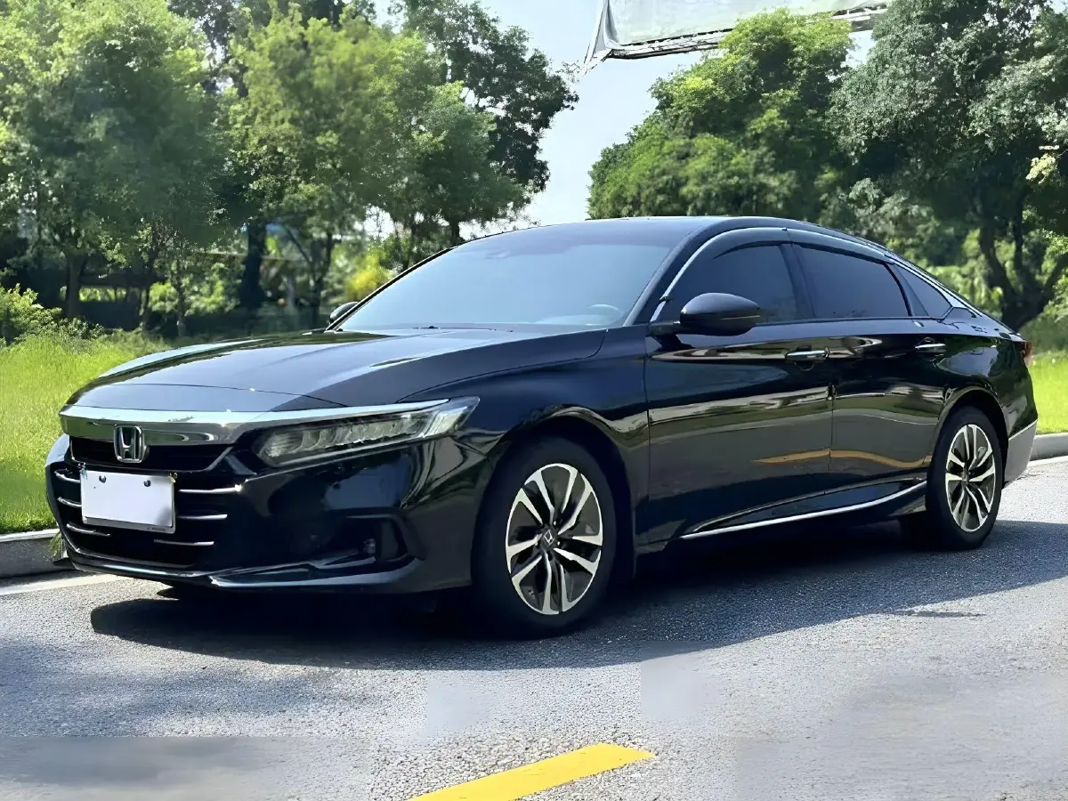 2022 Honda Accord 2.0L 146HP L4 E-CVT Hybrid