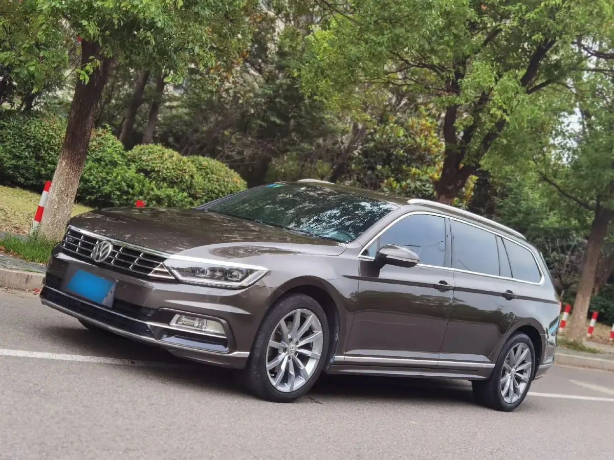 2016 Volkswagen Alltrack 2.0T 220HP L4 6DCT