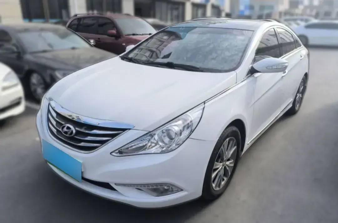 2014 Hyundai Sonata 2.4L 180HP L4 6AT