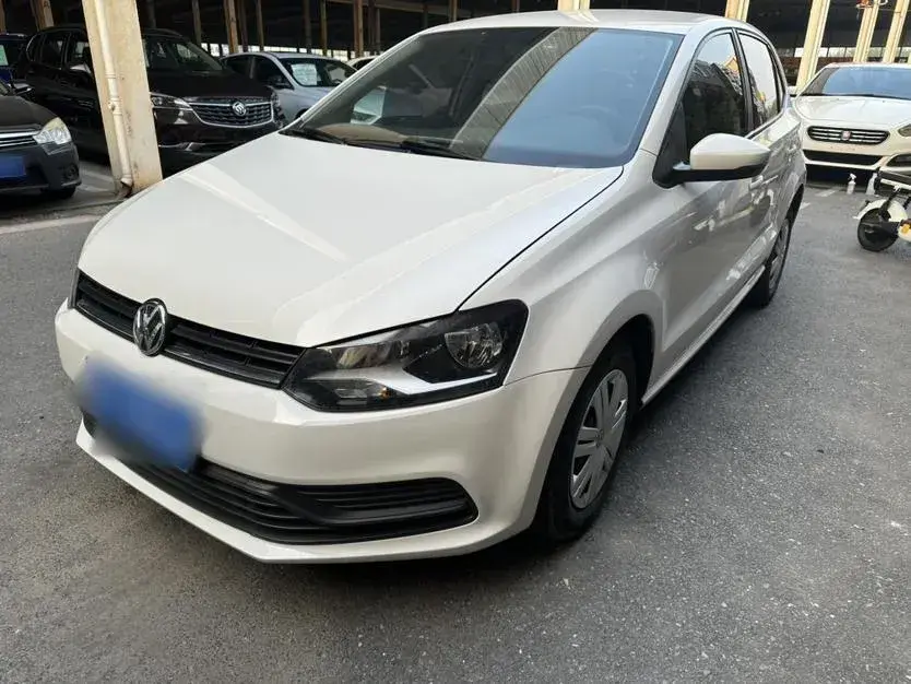 2016 Volkswagen Polo 1.4L 90HP L4 6AT