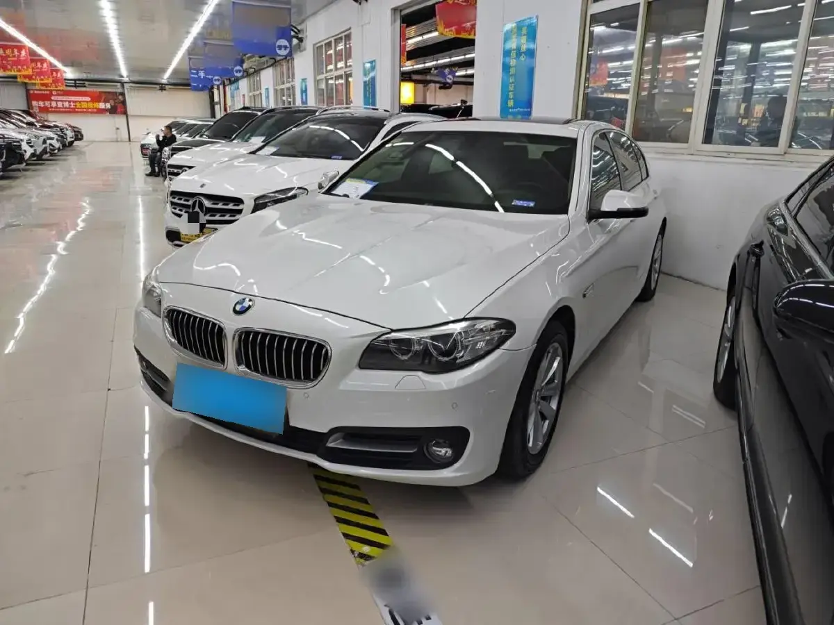 2017 BMW 5 Series 2.0T 184HP L4 8AT