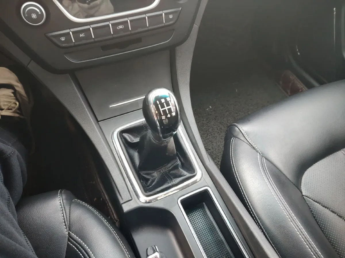 2017 Geely Emgrand 1.5L 109HP L4 5MT,autocango,china used car exporter,china ev exporter,chinese used car exporter,chinese used ev exporter