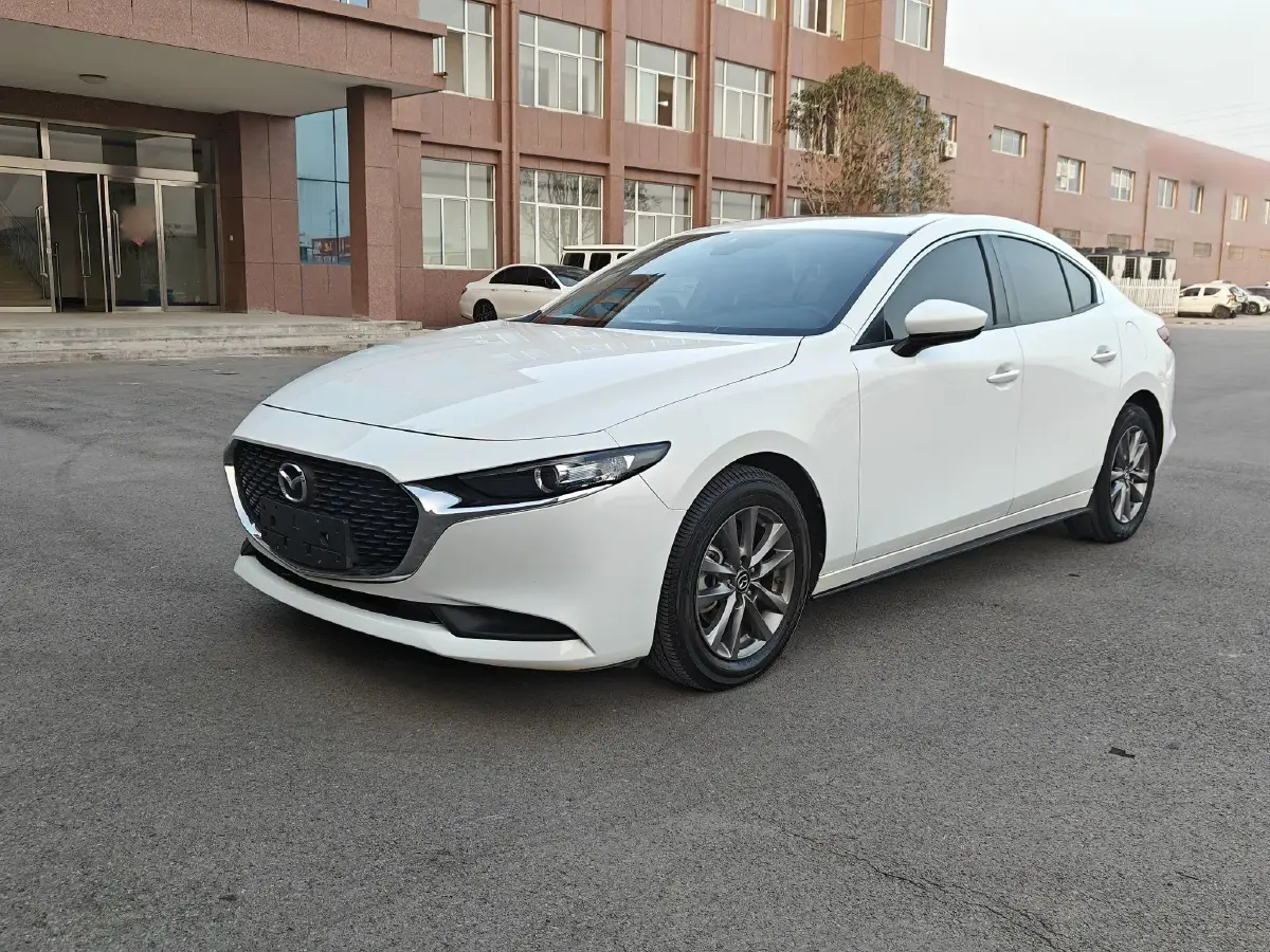 2020 Mazda 3 Axela 1.5L 117HP L4 6AT