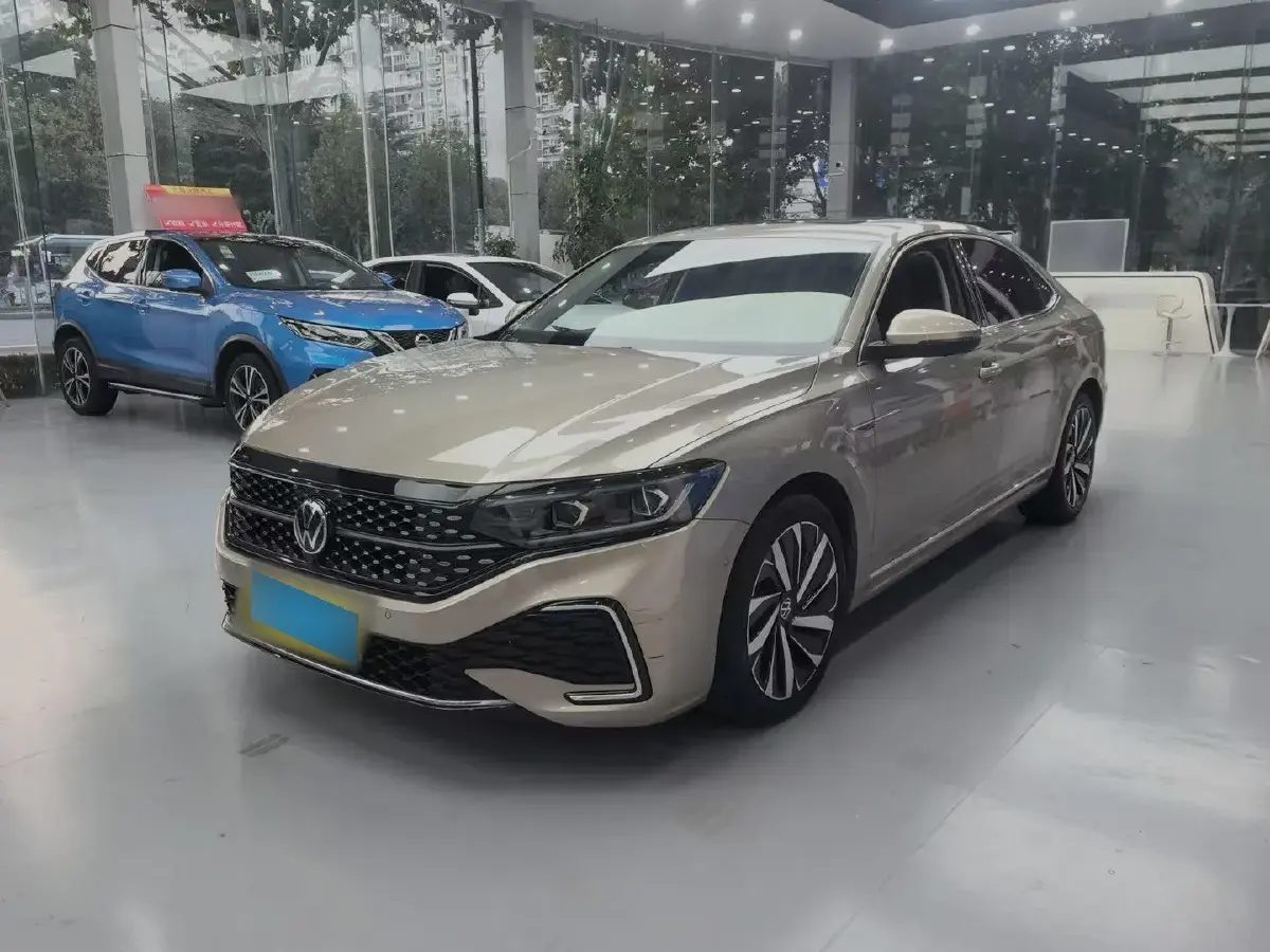 2022 Volkswagen Passat 2.0T 186HP L4 7DCT