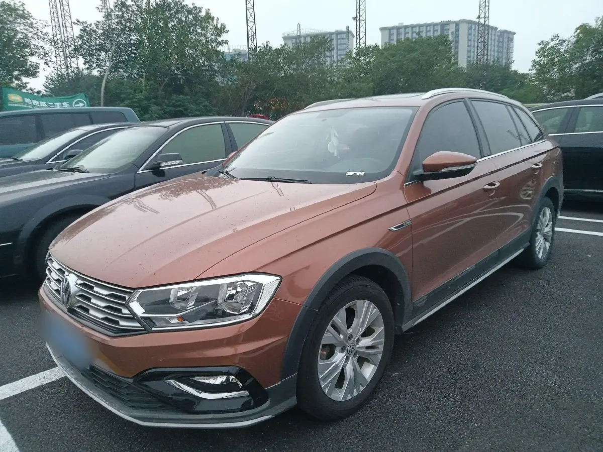 2017 Volkswagen C-Trek 1.6L 110HP L4 5MT