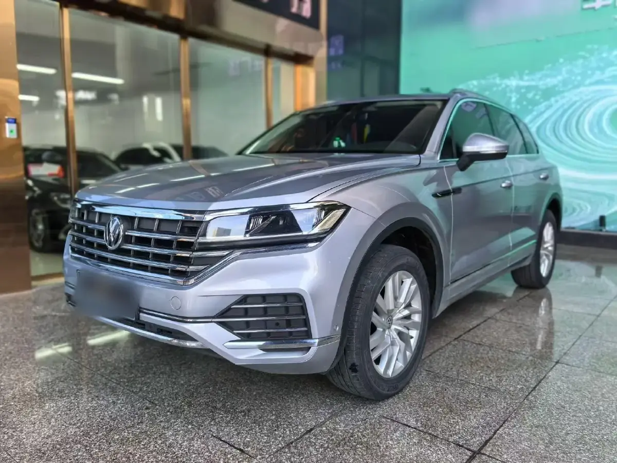 2019 Volkswagen Touareg 2.0T 245HP L4 8AT
