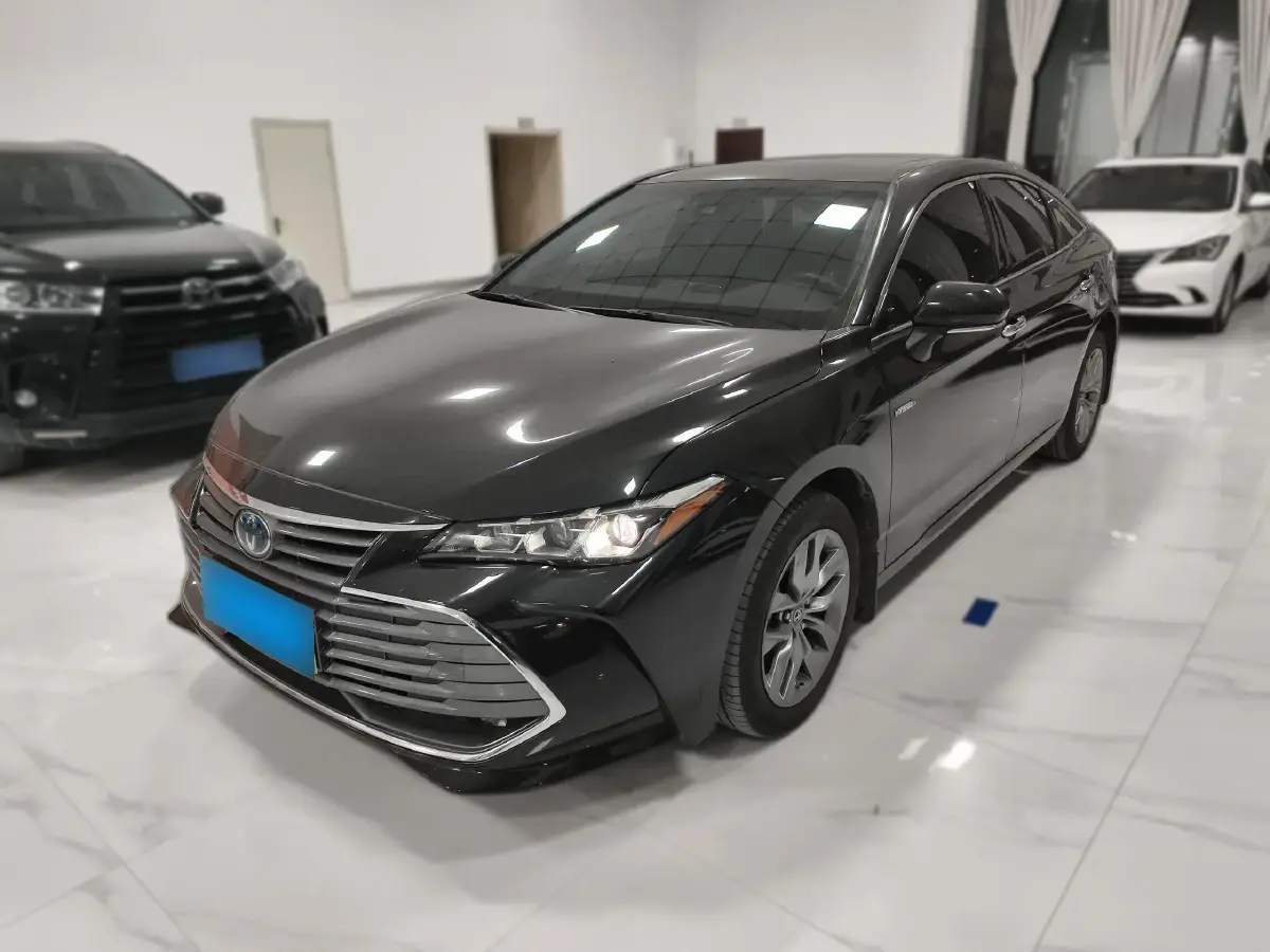 2019 Toyota Avalon 2.5L 178HP L4 E-CVT Hybrid